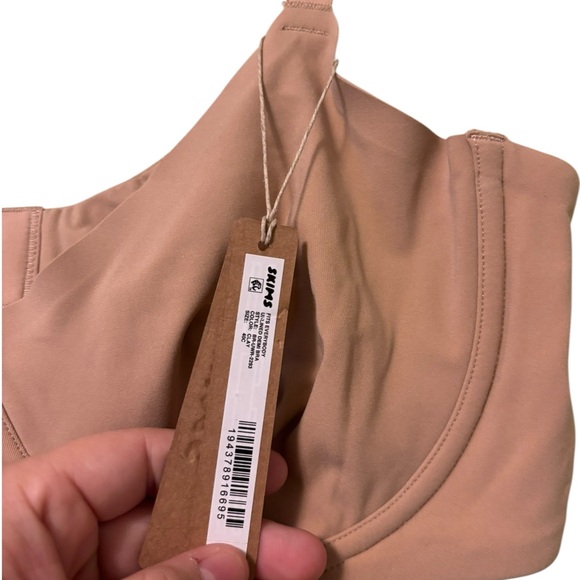 NWT Skims Fits Everybody Unlined Demi Bra- Size 40C in Nude/Clay - Picture 2 of 3